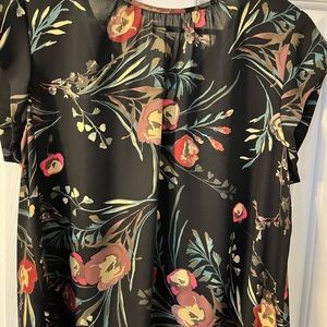 DR2 Floral Blouse Size L